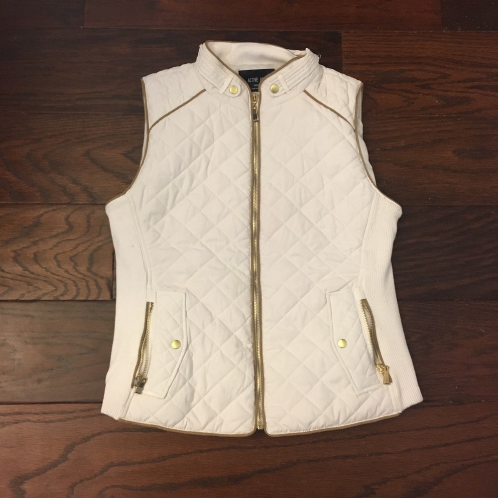 Beautiful White Quilted Vest size M
